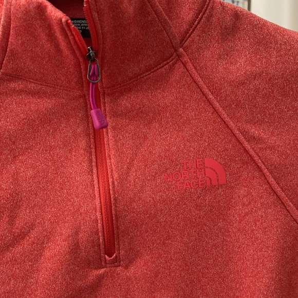 The North Face Fleece Pullover - Picture 3 of 6